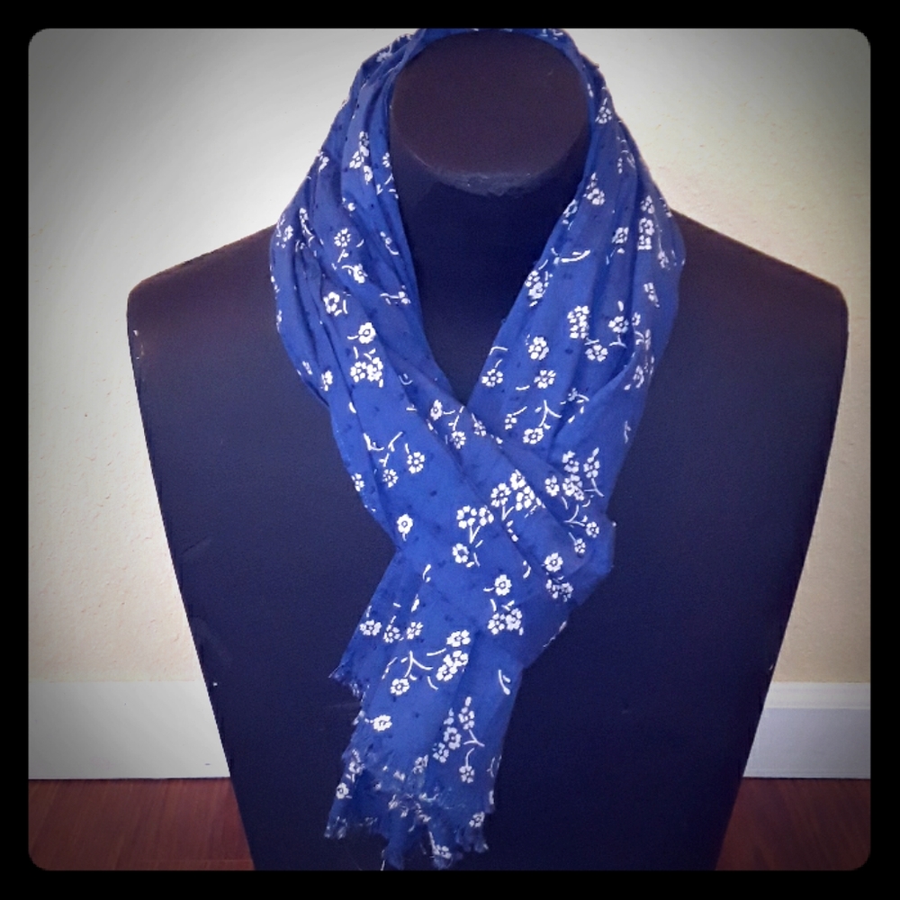 NWT Lands' End Scarf